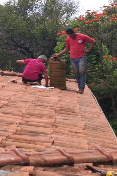 Instalalação de manta térmica em telhado